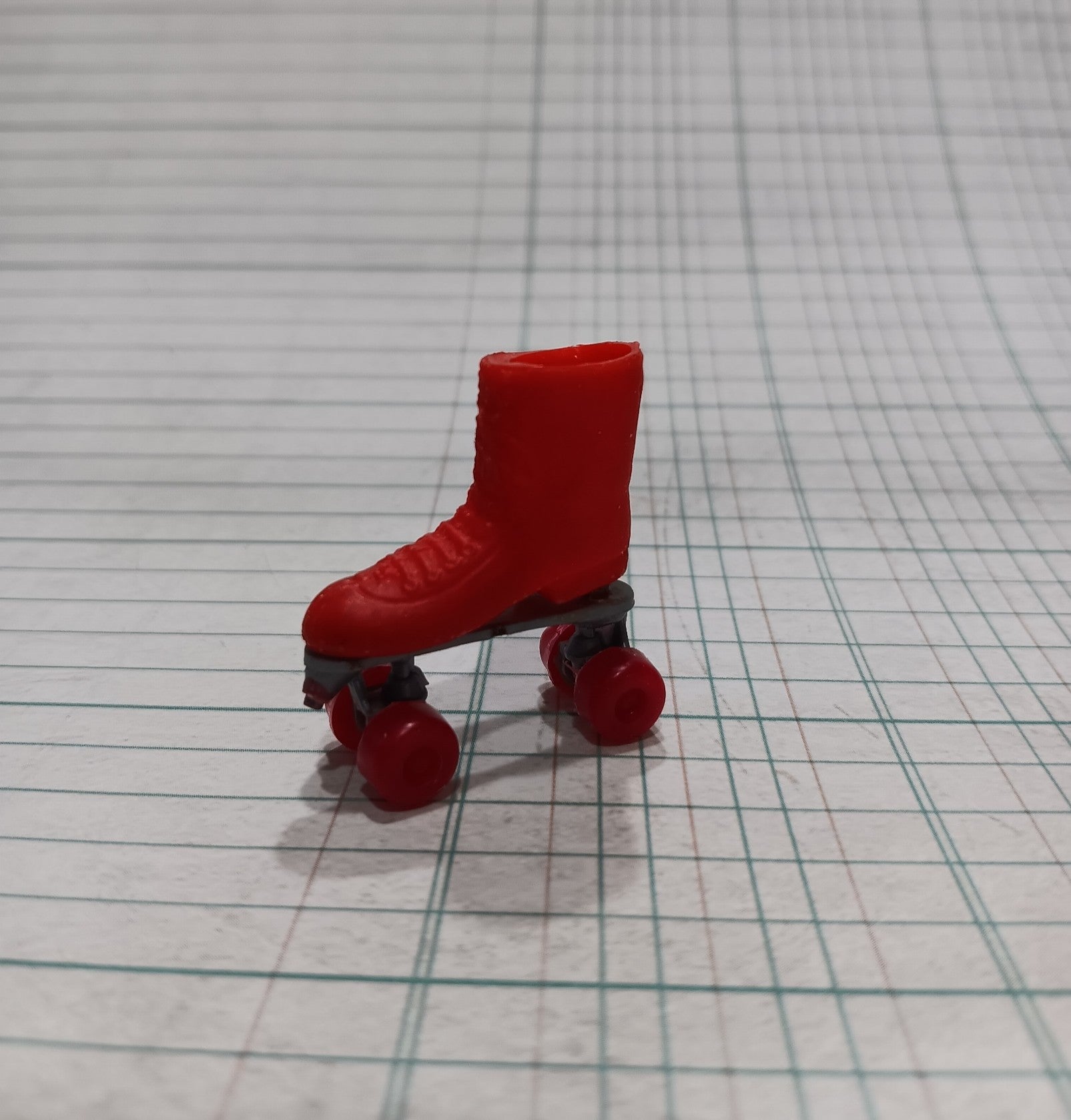 Vintage 1965 Skipper Red and Silver Roller Skate from "Skipper on Wheels" Fun Pack #1032
