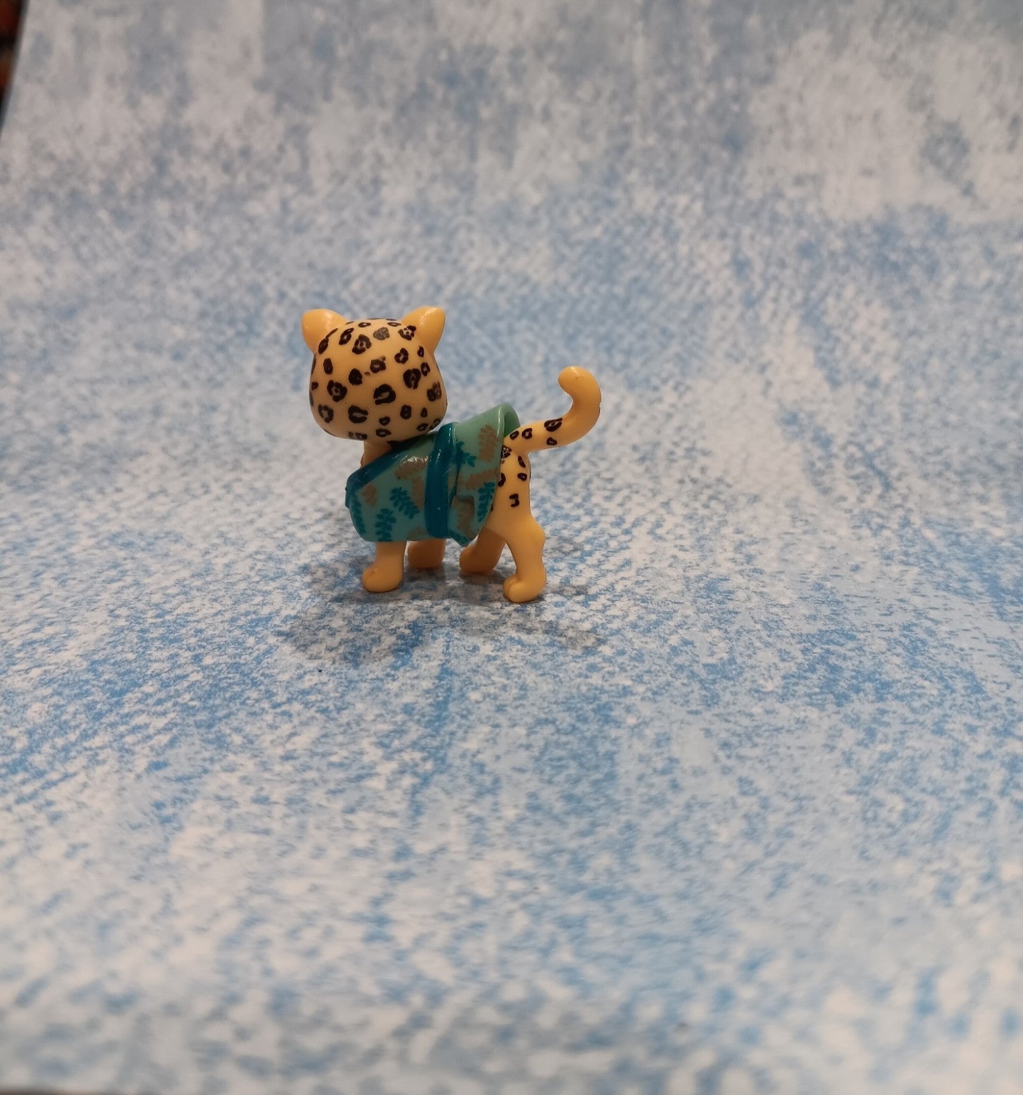 Polly Pocket Leopard Pet Wearing a Green Robe