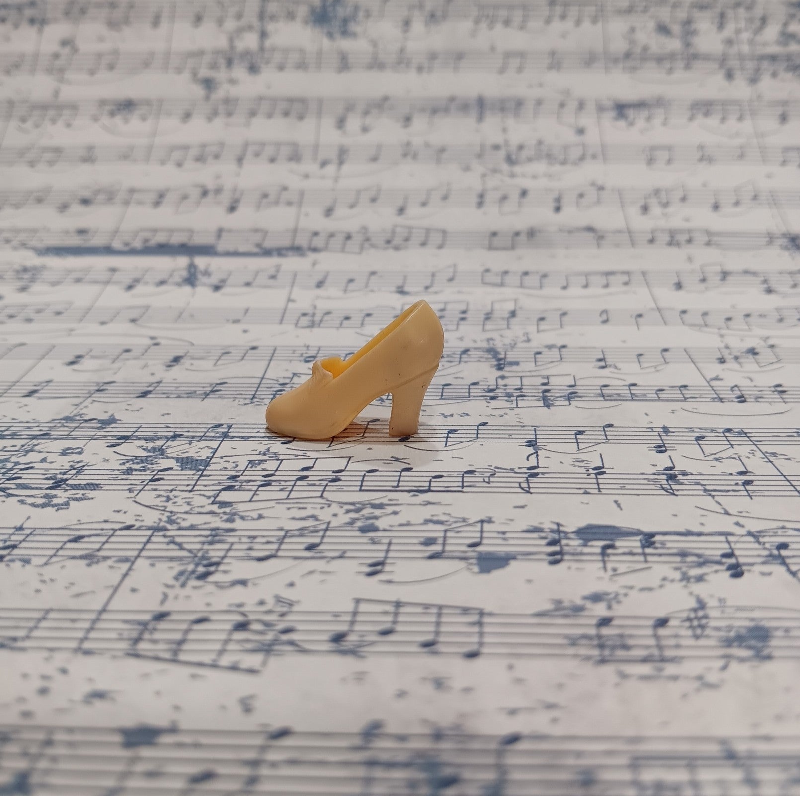 Disney Princess Beauty & the Beast - Belle's Yellow Pilgrim Shoe