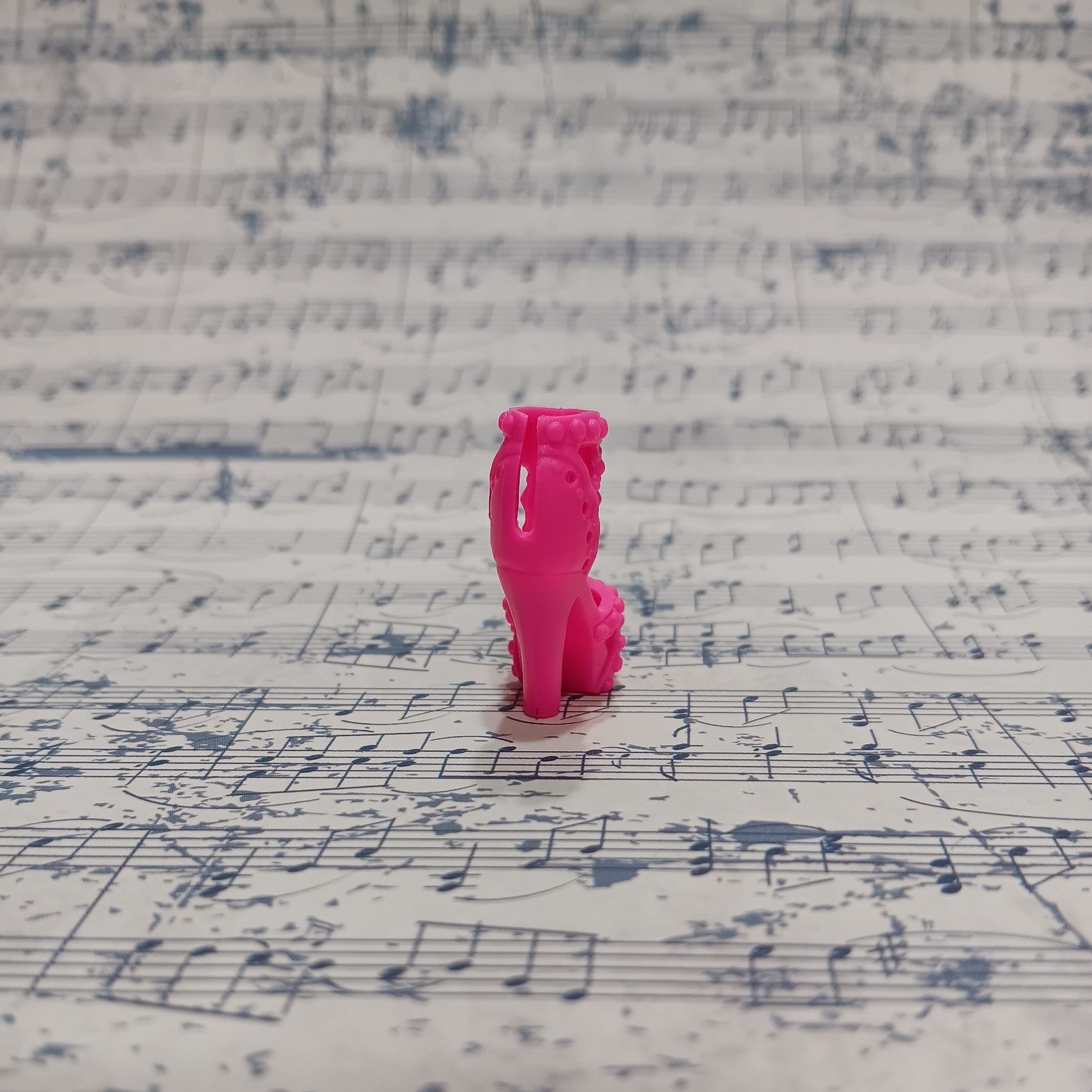 Barbie Fashionista Doll Bright Pink Jewel Texture Stiletto