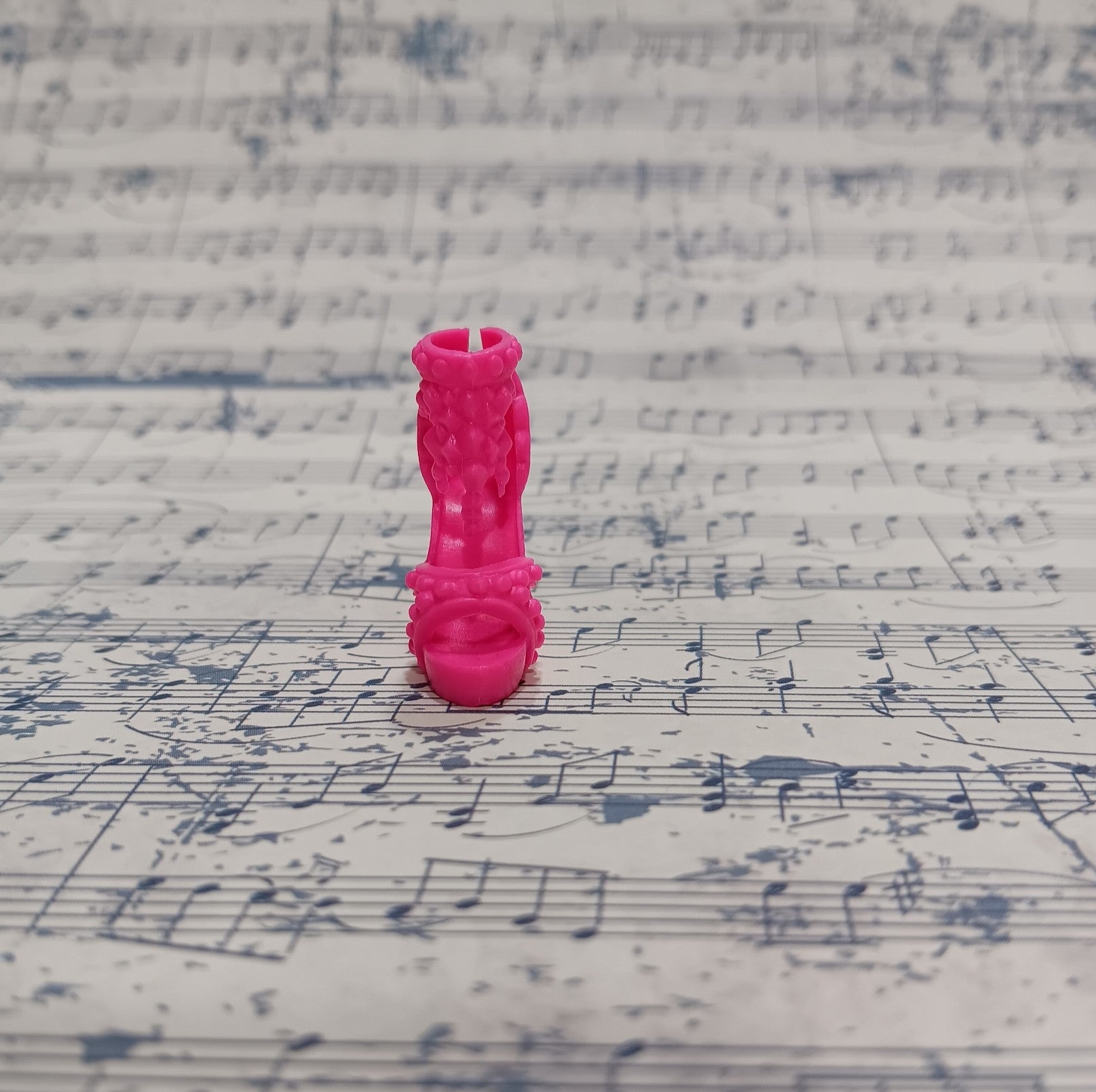 Barbie Fashionista Doll Bright Pink Jewel Texture Stiletto