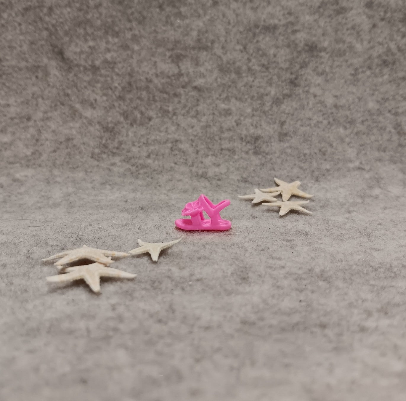 Barbie - Chelsea doll's little pink Floral Hawaiian Sandal