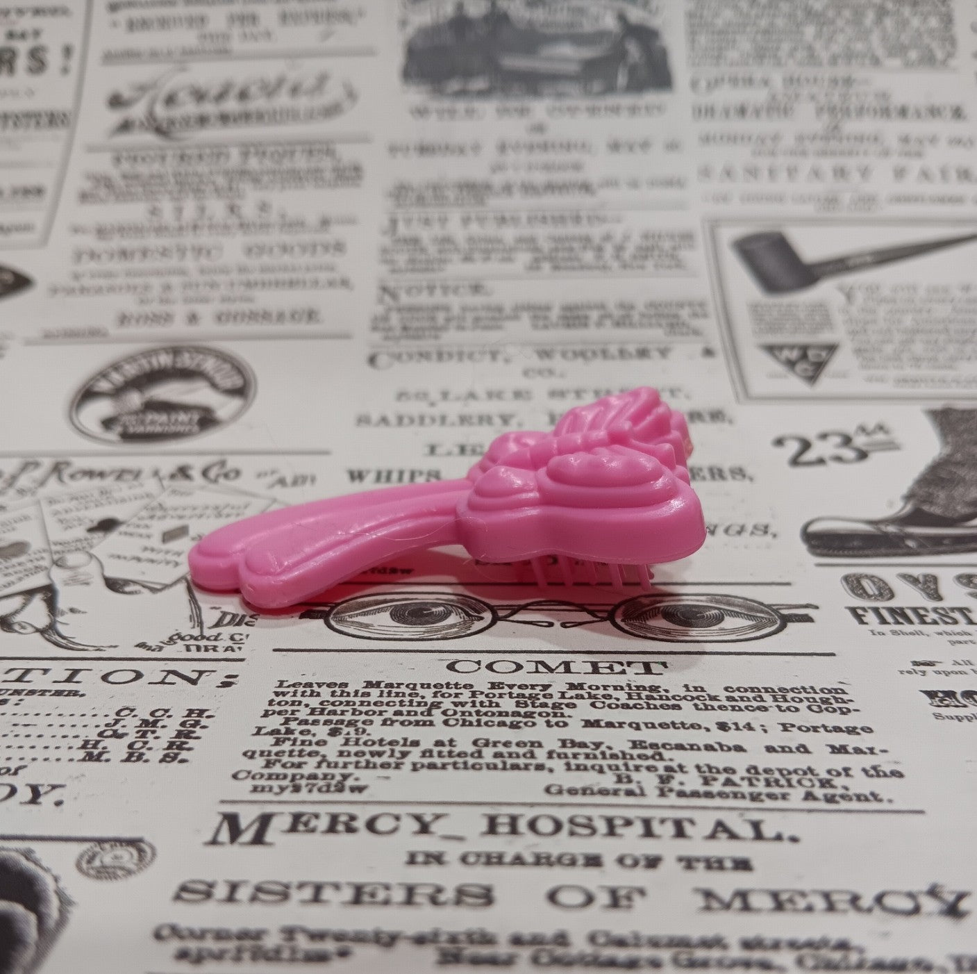 Vintage My Little Pony Sweetheart Sister Frilly Flower's Pink Butterfly Brush