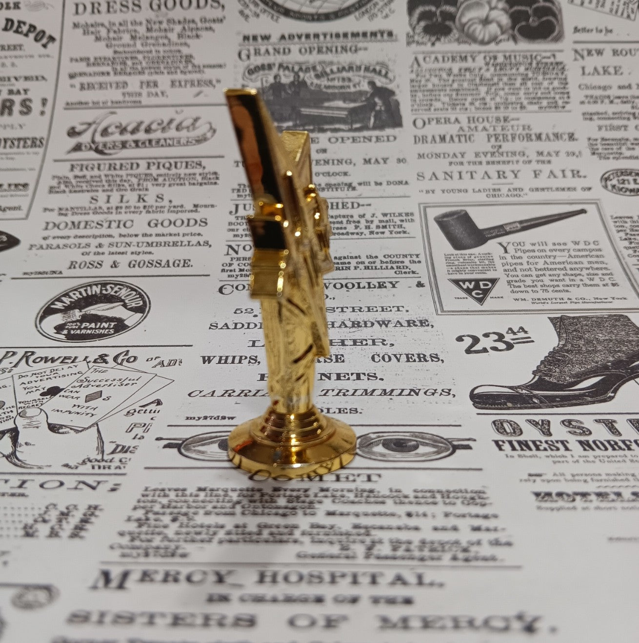 Vintage Bratz Play Sportz Gold Star Trophy