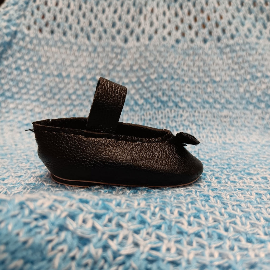 Vintage Effanbee Mary Jane Right Shoe with Bow Toe