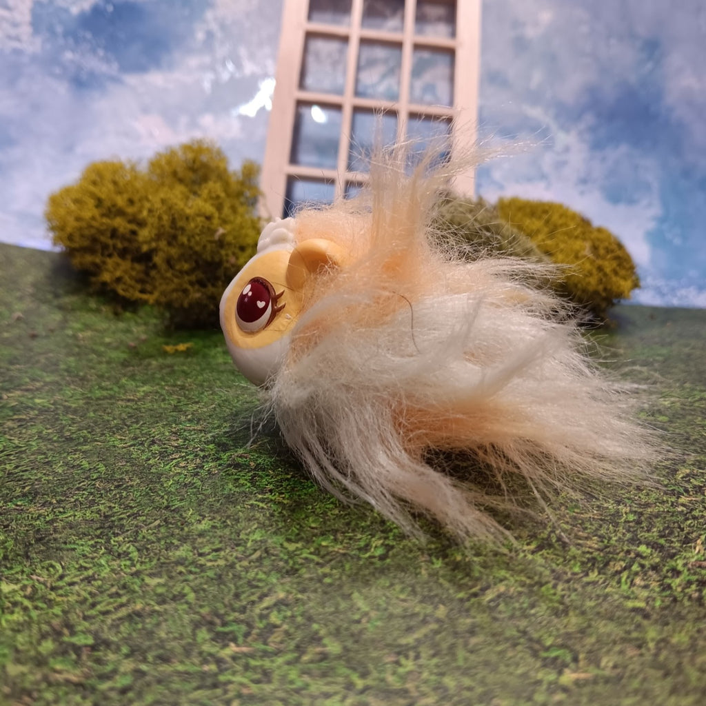 Blonde baby Guinea Pig for Little Live Pets Mama Surprise