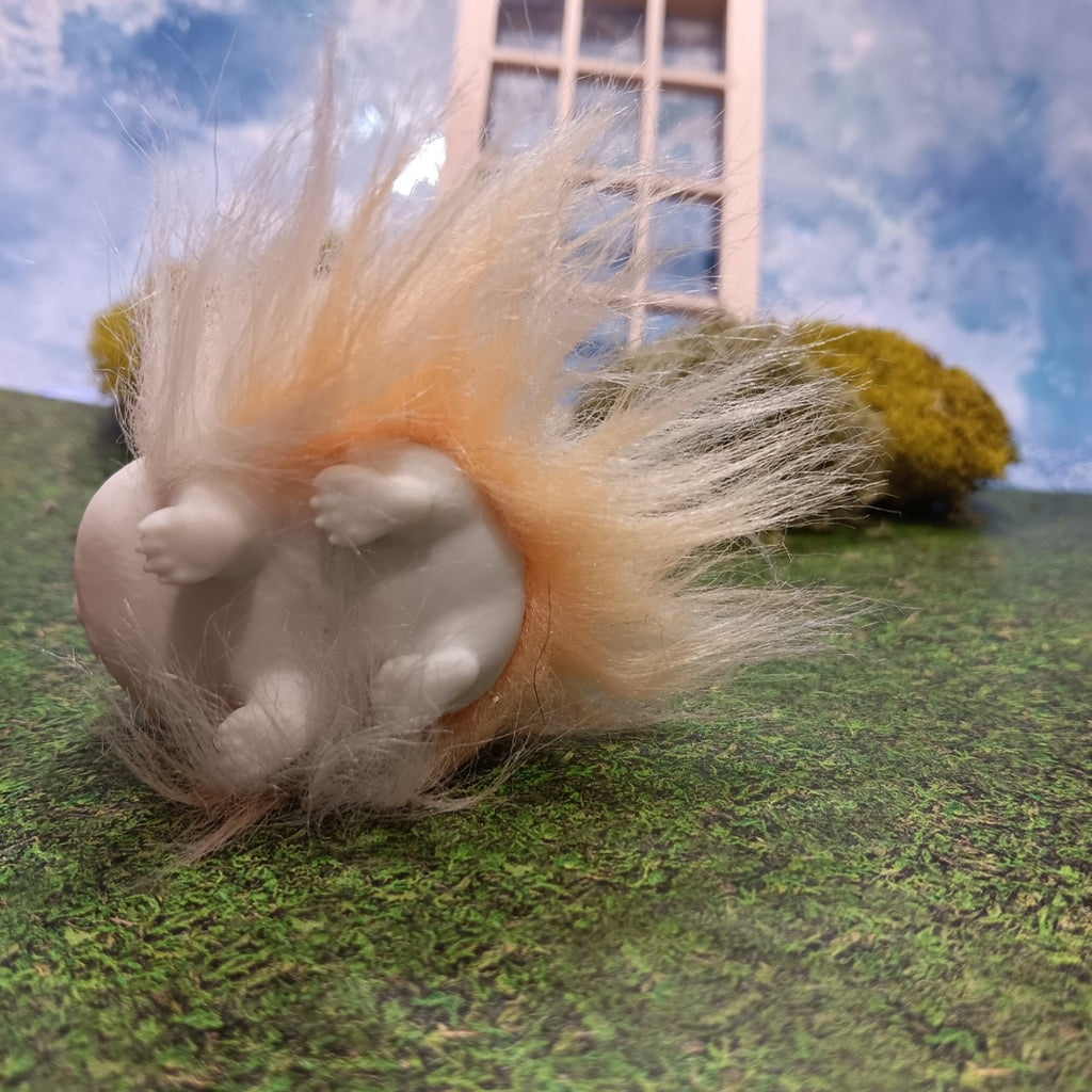 Blonde baby Guinea Pig for Little Live Pets Mama Surprise