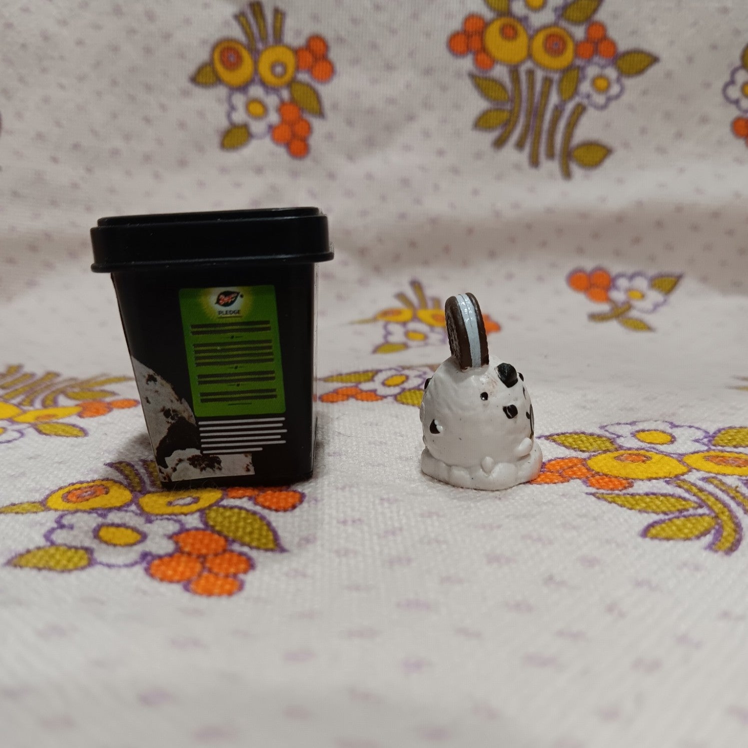 Shopkins Real Littles Season 13 Breyers Cookies & Cream Ice Cream