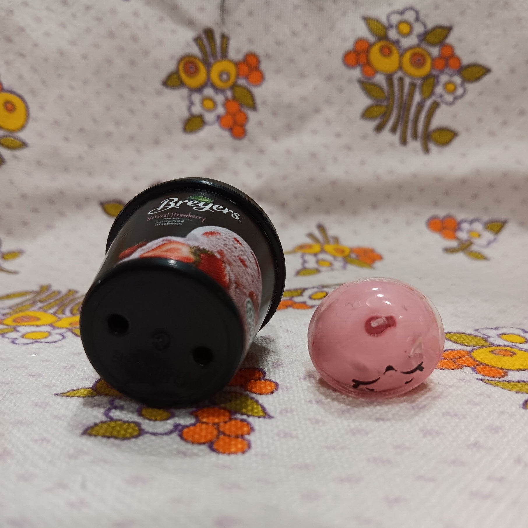 Shopkins Real Littles Berry Breyers Strawberry Ice Cream Tub
