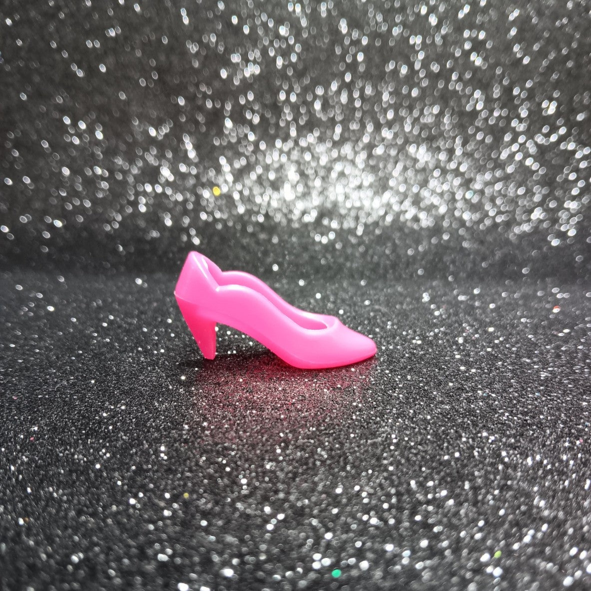 Rock 'n Curl Jem's Hot Pink Scalloped Edge Heel