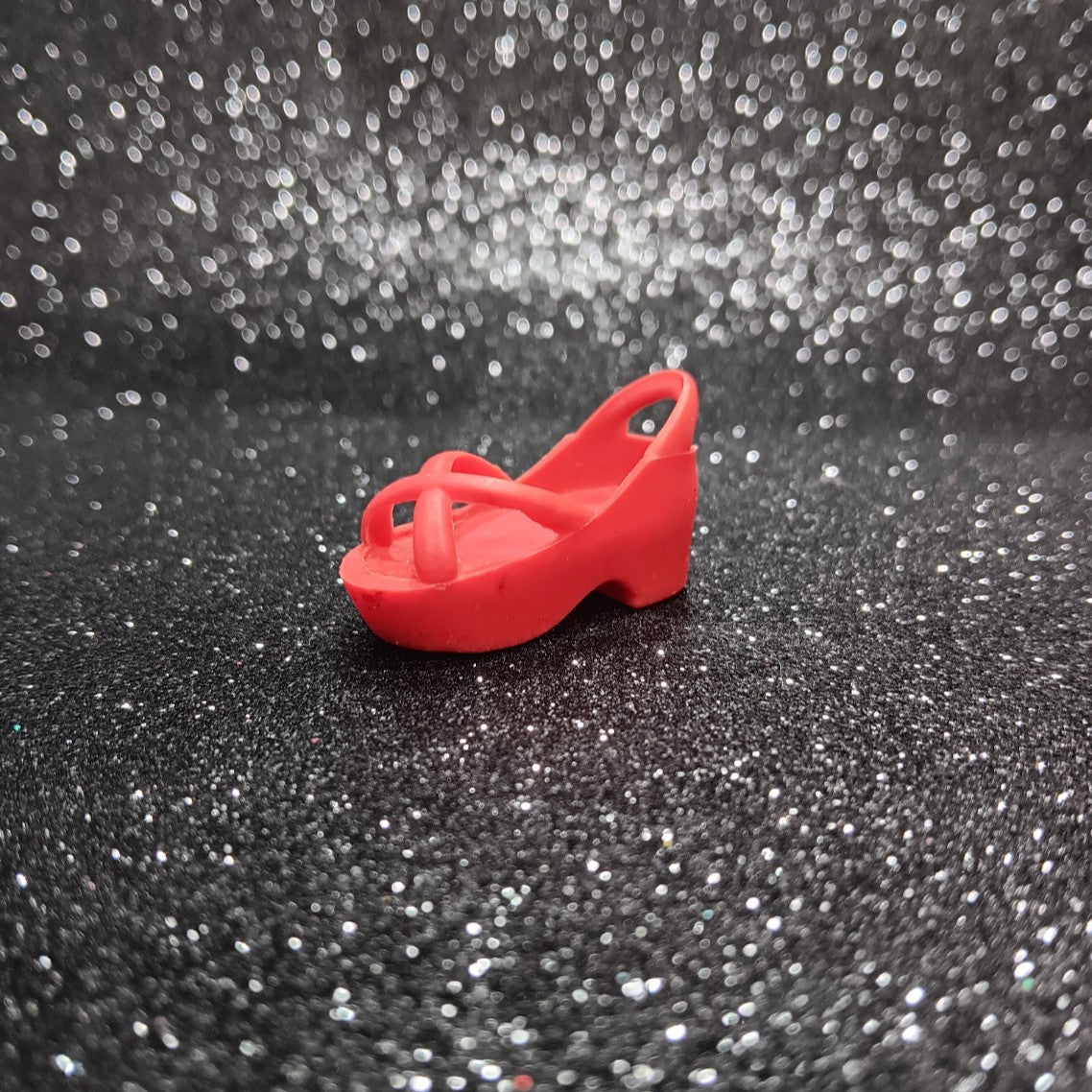 Kenner Bionic Woman Red Sandal for Mission Purse Jaimie Sommers c. 1977