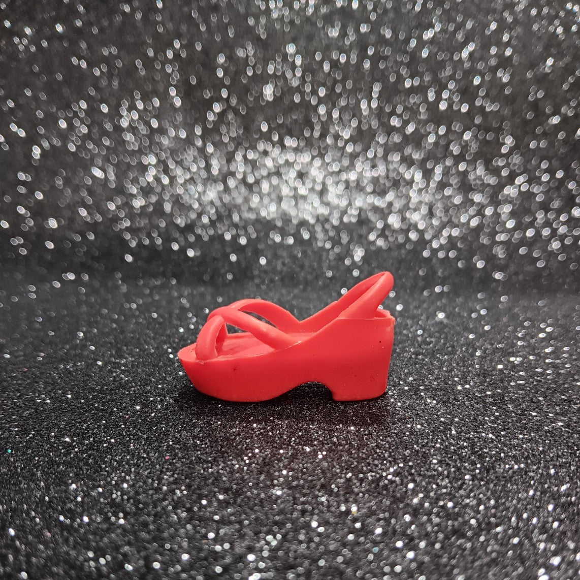 Kenner Bionic Woman Red Sandal for Mission Purse Jaimie Sommers c. 1977