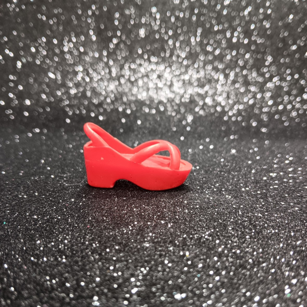 Kenner Bionic Woman Red Sandal for Mission Purse Jaimie Sommers c. 1977