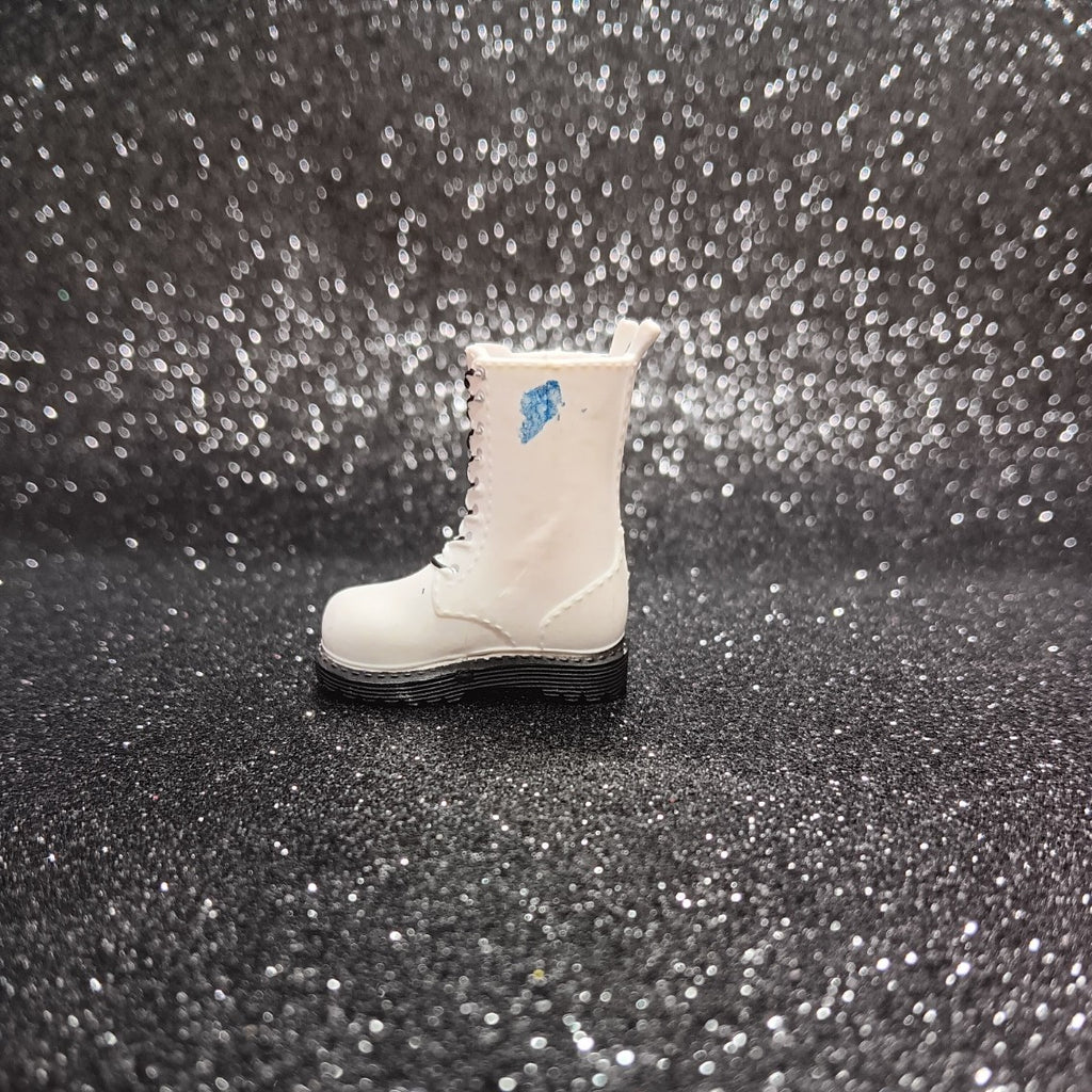 LOL Surprise OMG Rocker Boi doll boot