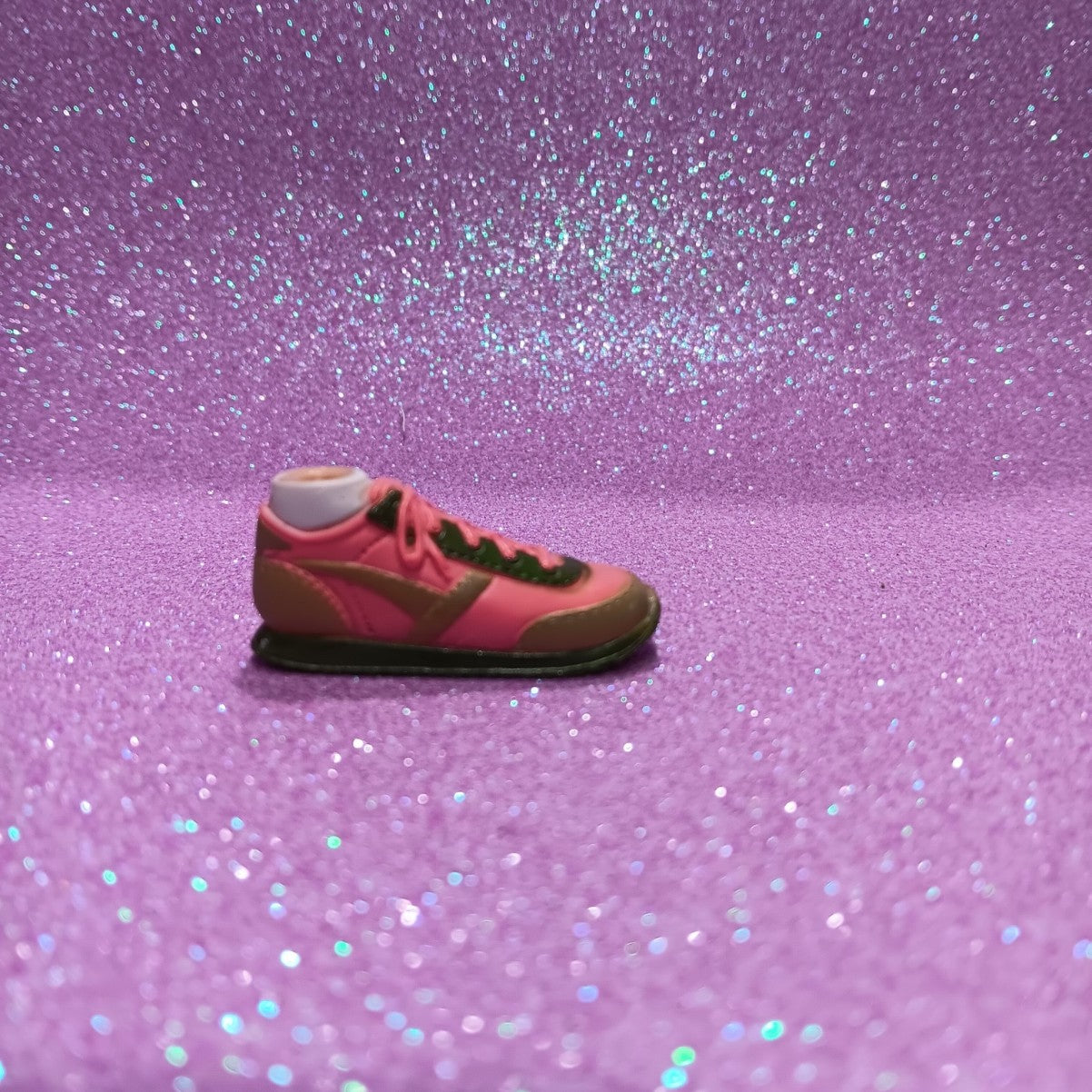 Bratz Adventure Girlz Cloe Peach and Green Sneaker