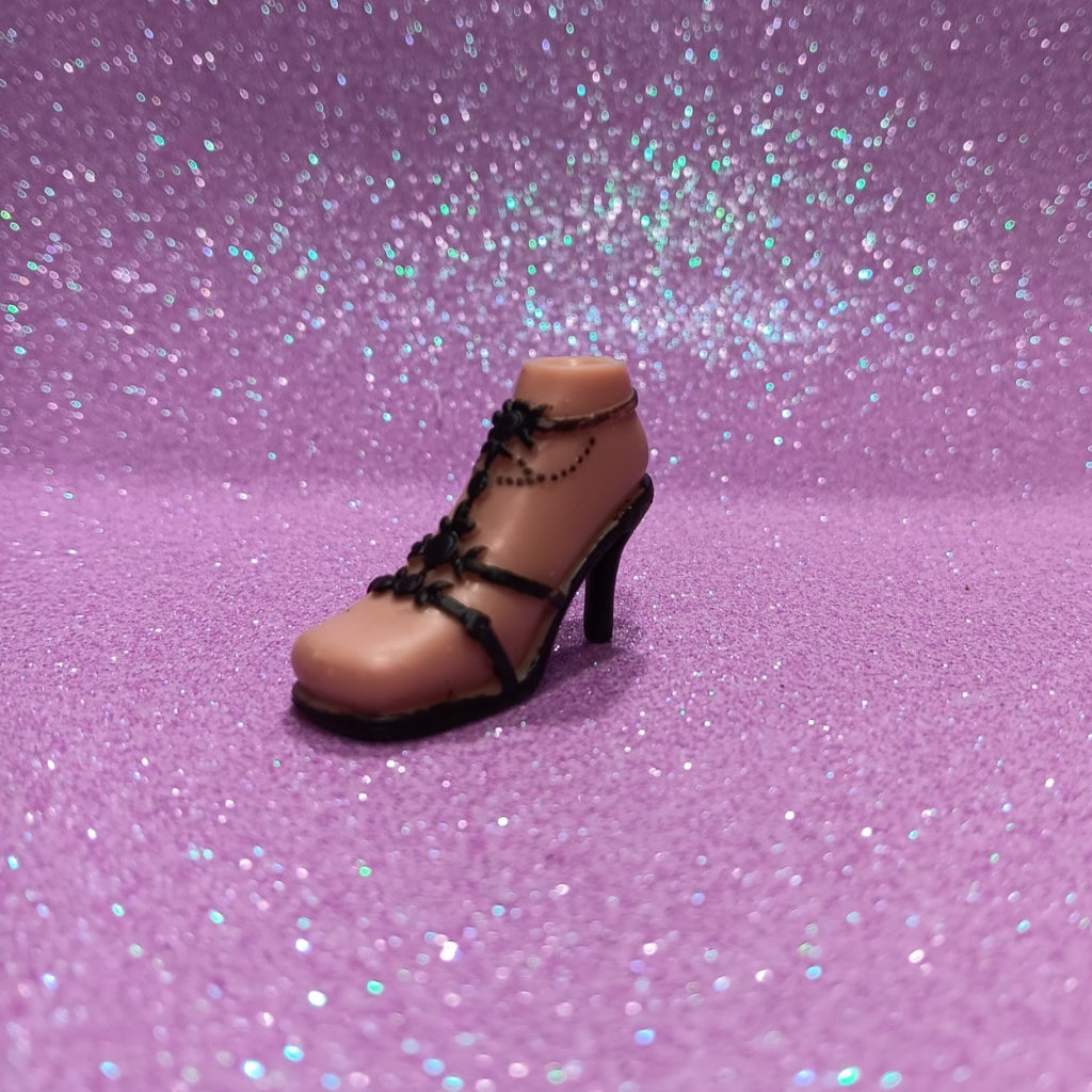 Bratz Step Out Cloe black strappy high heel
