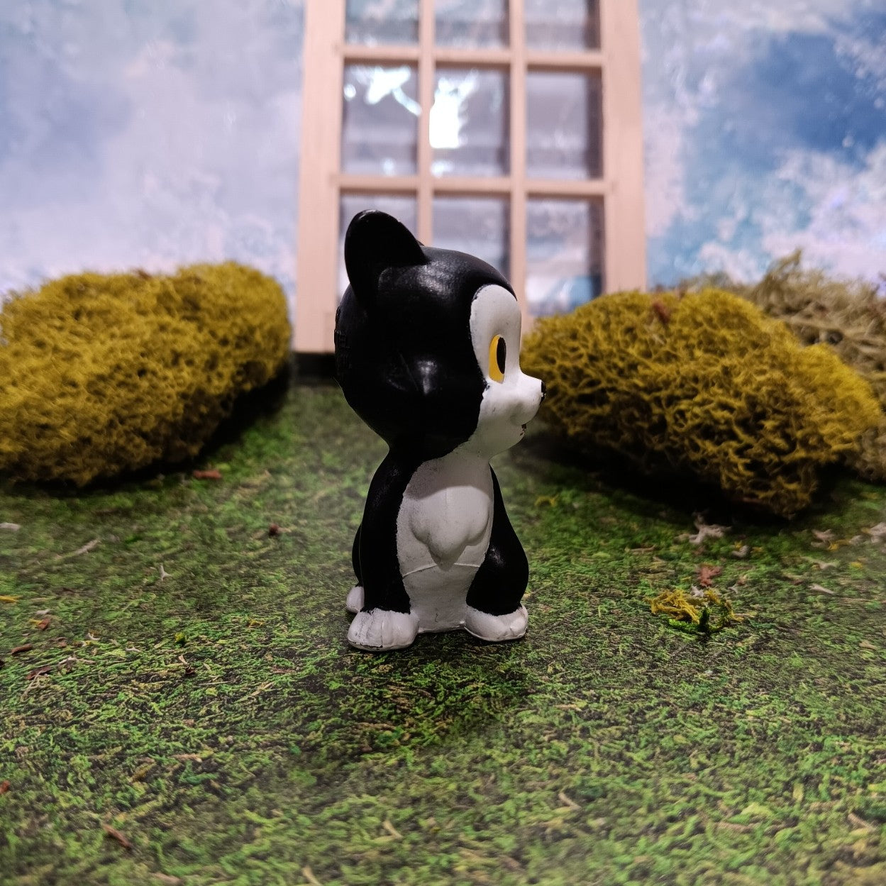Disney Pinocchio Figaro Kitty Cat Figure