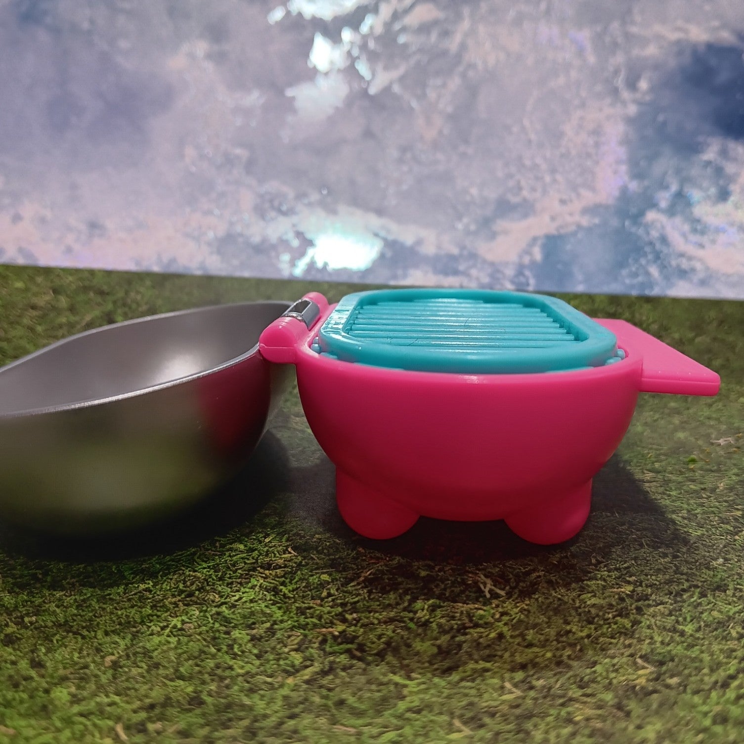 LOL Surprise OMG Fashion Doll Grillmatic BBQ Grill