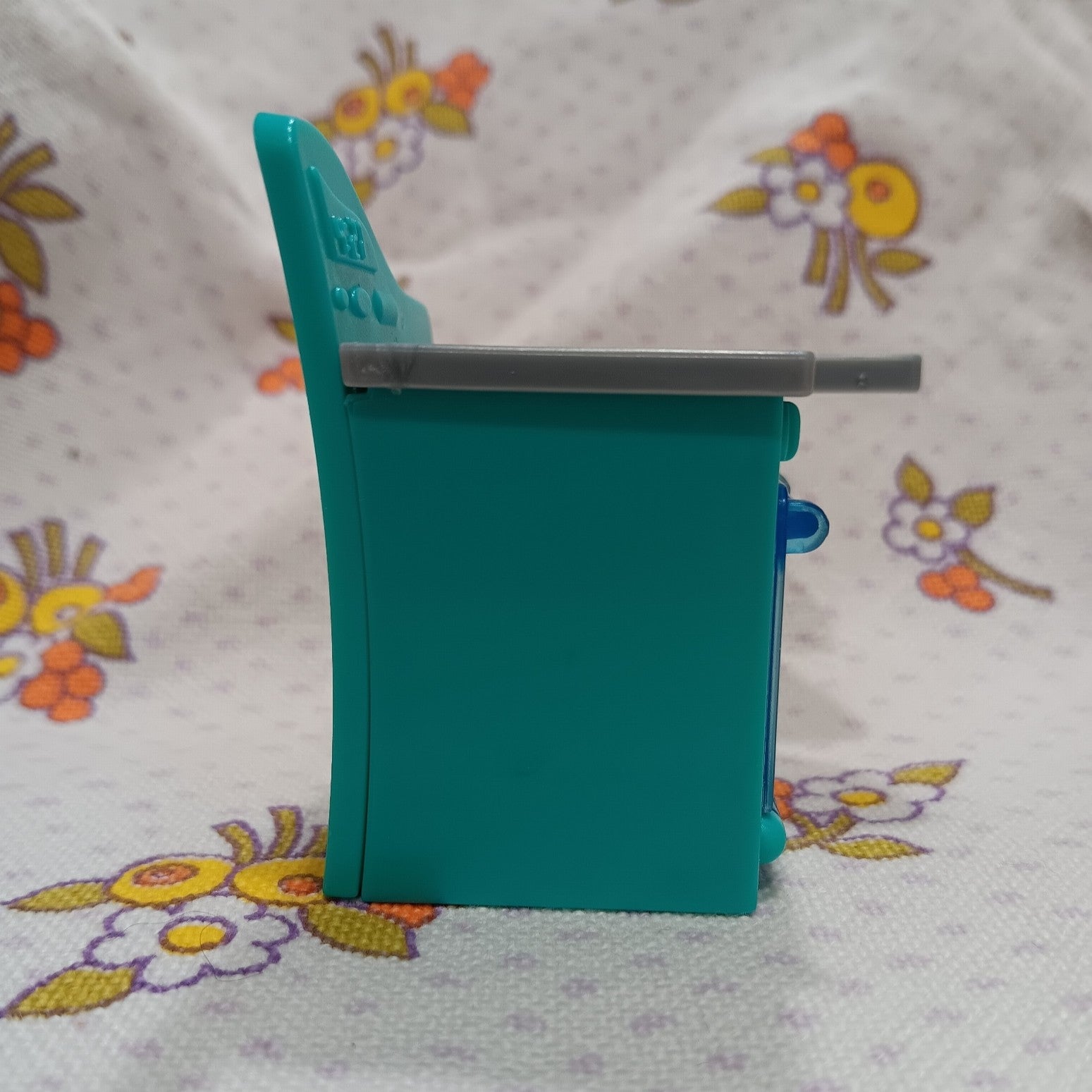 Polly Pocket Range with Opening Oven