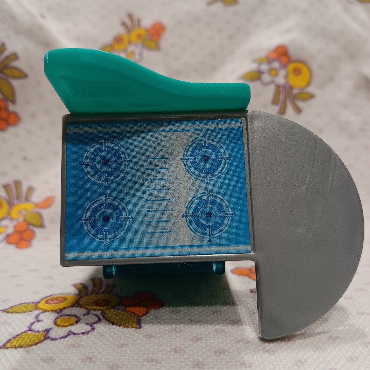 Polly Pocket Range with Opening Oven
