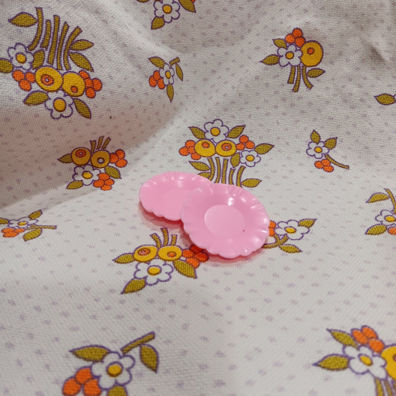Vintage Barbie Folding Pretty House Dishes