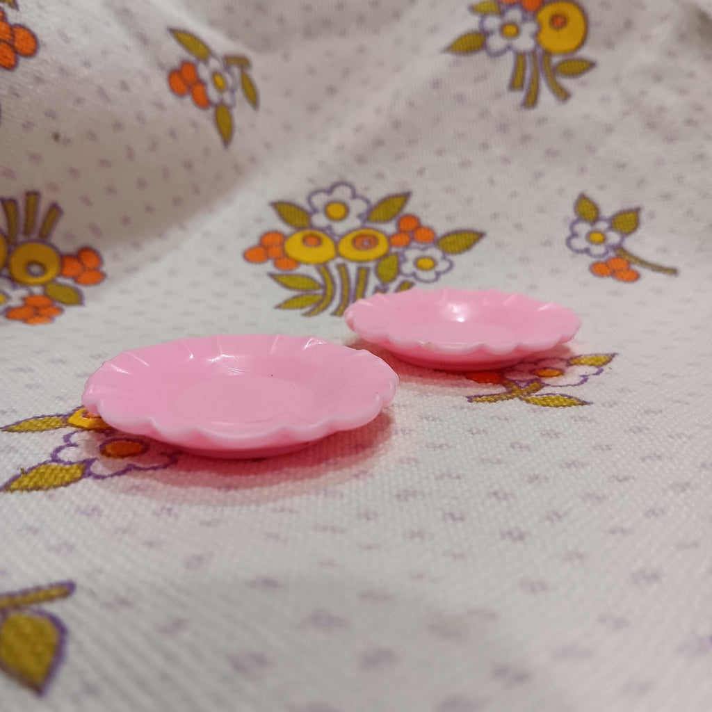 Vintage Barbie Folding Pretty House Dishes