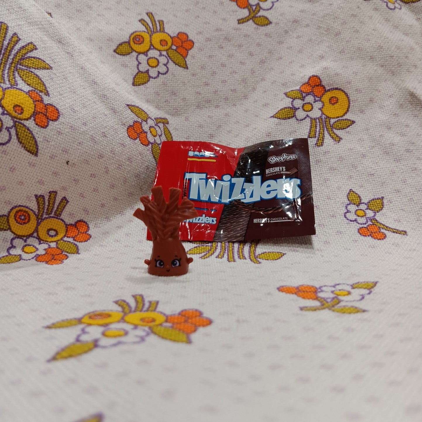 Shopkins Real Littles Hershey's Chocolate Flavored Twizzlers